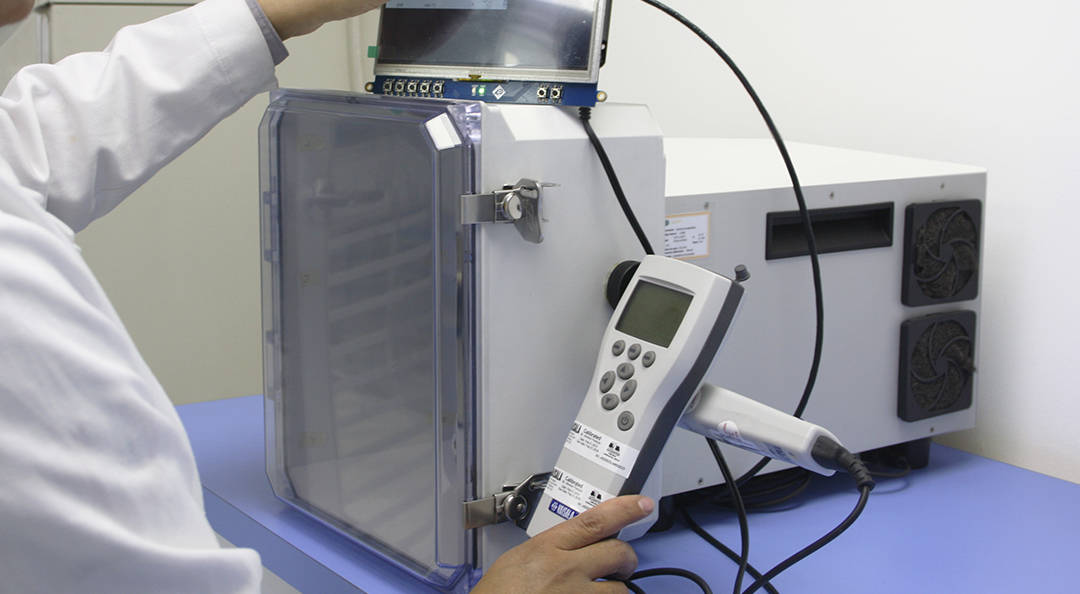 Termohigrómetro en cámara climática